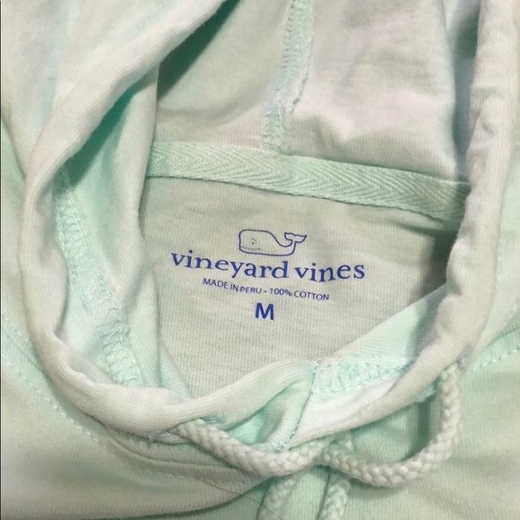 Vineyard vines long sleeve with hood - Picture 3 of 3